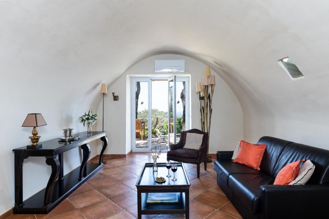 U Piazzale Villa Santa-Reparata-di-Balagna Luaran gambar